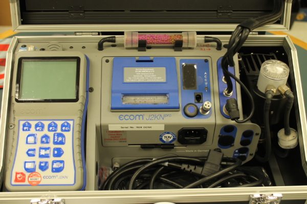 ECOM J2KN Portable Emissions Analyzer – Like New