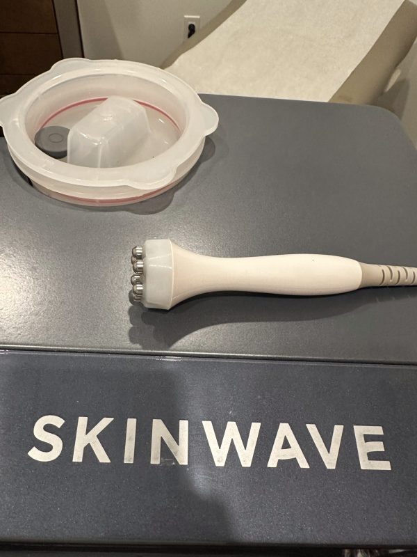 2019 Cartessa SkinWave Treatment Facial System - Image 4