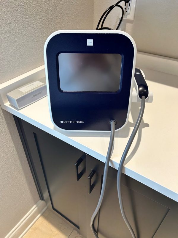 2022 Obagi Medical Skintrinsiq Facial System