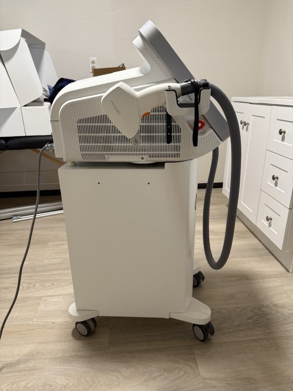 2016 Lumenis Lightsheer Desire with HS & XC Handpieces - Image 2